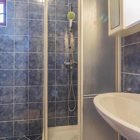 Amazing In With Kitchen Apartment