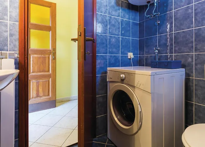 Apartment Two-bedroom In Porec Radmani