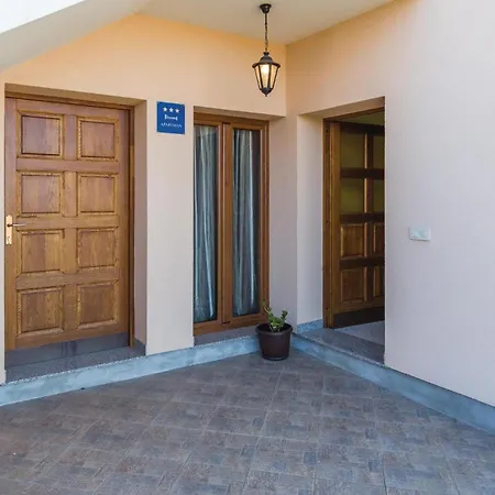 Two-bedroom In Appartement *